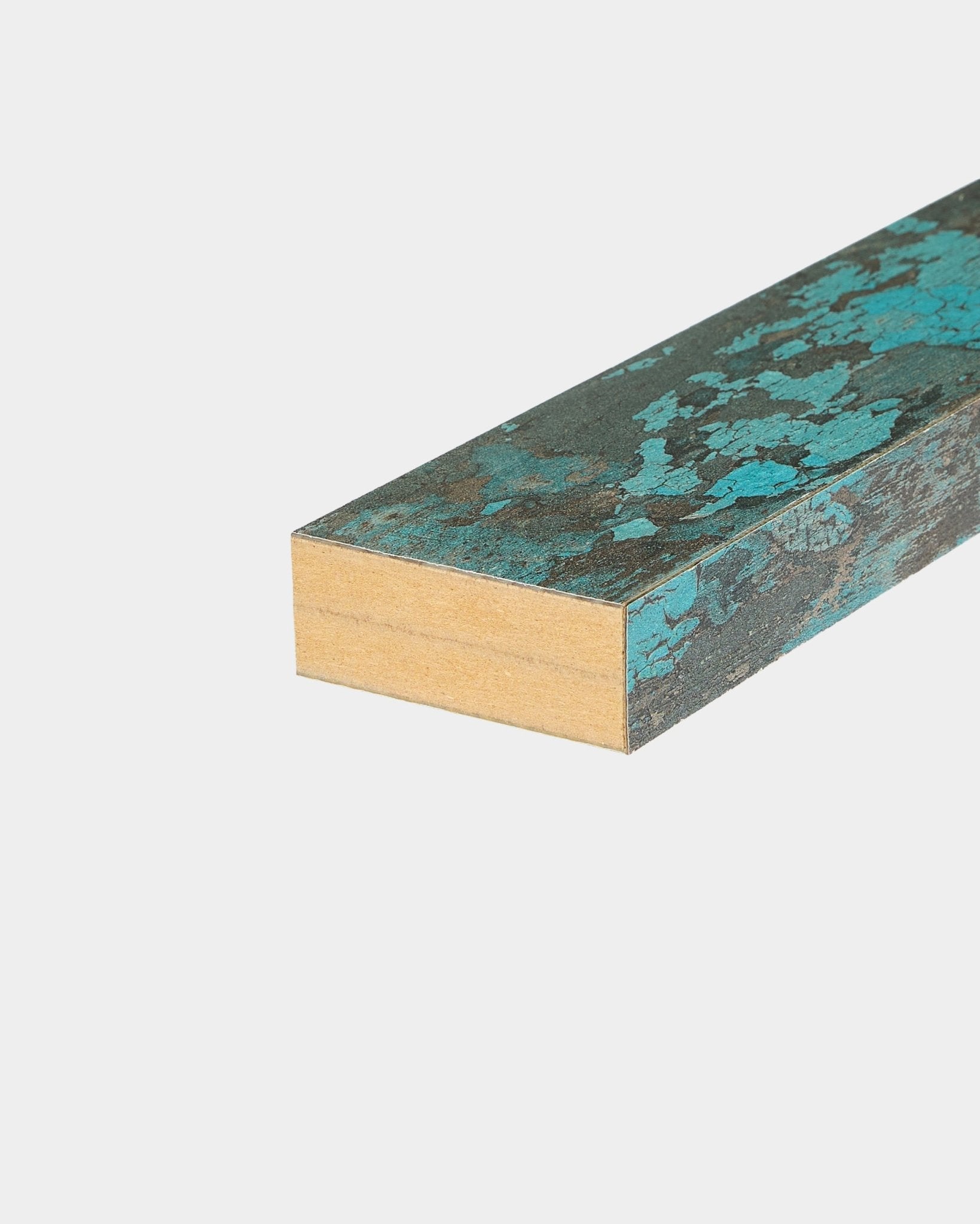 Close-up of WoodUpp Akupanel accessory: End lamella in Oxide Blue, 6.7 cm width, designed for acoustic panel or Akupanel installations on white background.